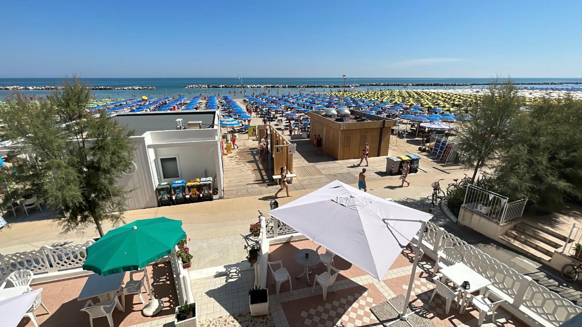 Hotel Bartolini Bellaria-Igea Marina Bagian luar foto